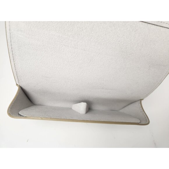 Georgio Armani Silver/Cream Lined Snap Close Eyeglass Sunglass Case - Picture 7 of 11